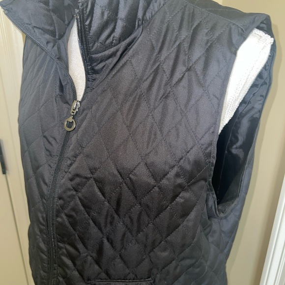 G.H. Bass & Co. Women’s Quilted Puffer Black Vest, Size Large, Zip Outerwear - Picture 3 of 12